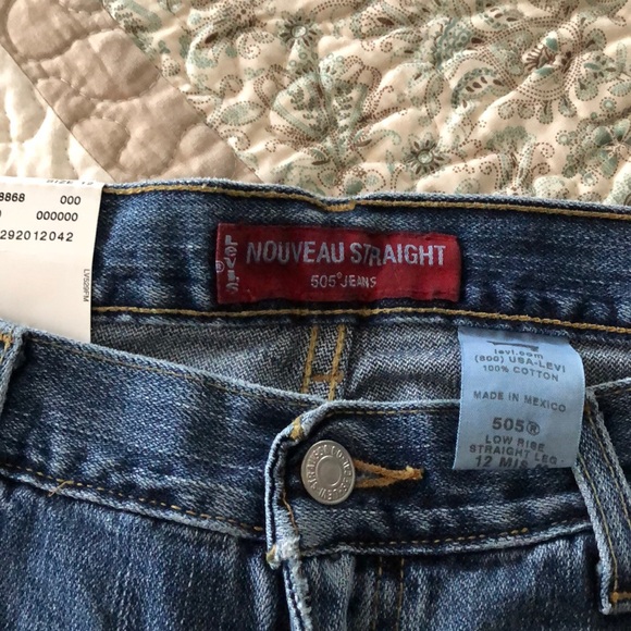 Levi's Classic Blue Straight Leg Jeans - Picture 3 of 3